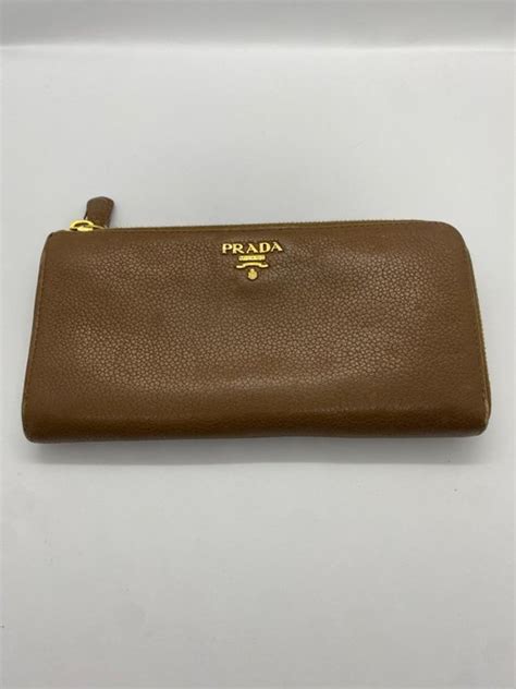 prada wallet baseball|Meer.